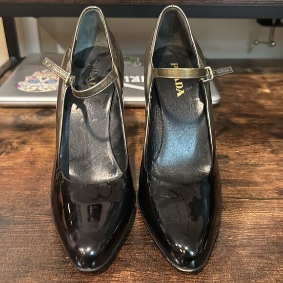Prada Gray Ombré Patent Leather Heels size 38 1/2 - Picture 5 of 11
